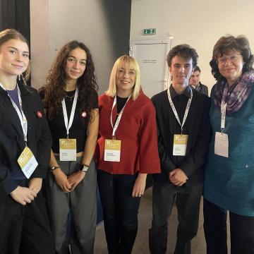 Messenger_creation_627247C1-D9B8-4A09-B5FF-F4E8E2F513CB